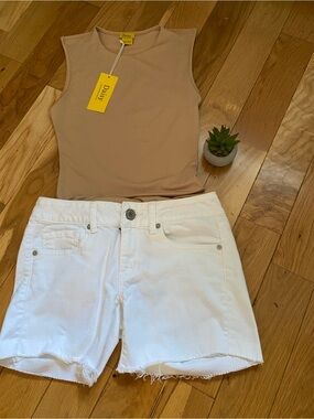American Eagle White Denim Shorts size 2